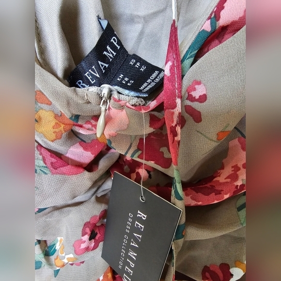 Women's RUCHED FLORAL MINI DRESS OPEN BACK XS - Picture 5 of 8